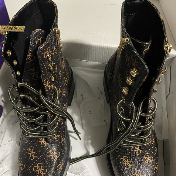 Women Guess boots never worn - Picture 4 of 4
